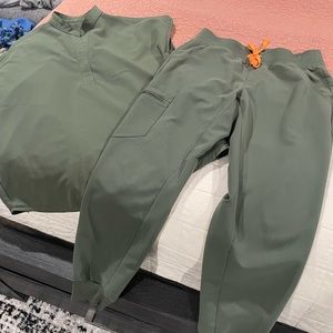 Figs. Small Rafaela top, small petite joggers